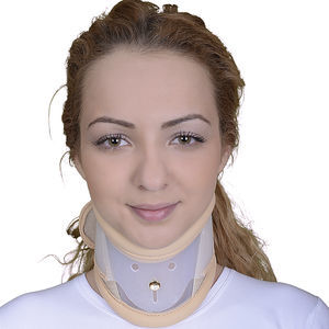 полужесткий шейный ортез