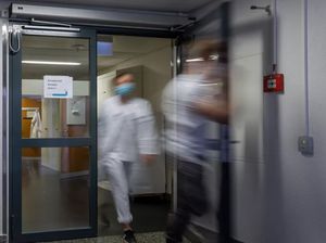 панель управления дверью для больничных помещений 1