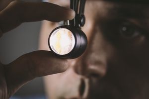 хирургическая налобная лампа / LED / с заряжаемым аккумулятором