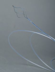 эндоскопическая захват-корзина для извлечения камней из почек