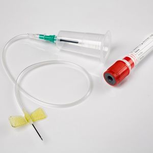 игла для забора крови