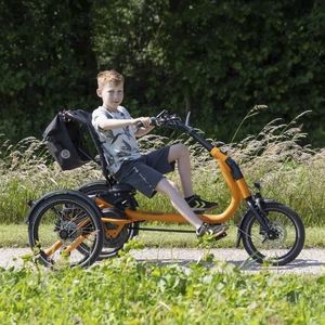 ортопедический трехколесный велосипед с педалями