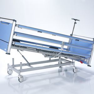 медицинская кровать
