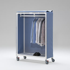 чистая тележка с мешками 1