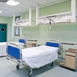 горизонтальная панель для внутренних коммуникаций