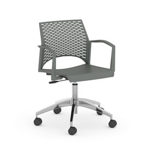 офисный стул с подлокотниками 1