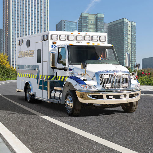 Машина скорой помощи с отсеком - American Emergency Vehicles