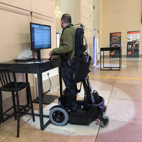 Электрический вертикализатор - UPnRIDE Robotics - на роликах / с привязью / для передвижения