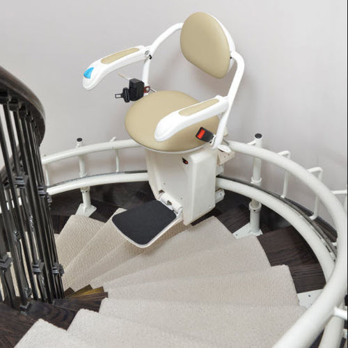 Подъемник для лестниц для поворотных лестниц - Stairfriend - Savaria - для человека / на рейке