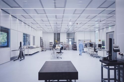 Чистая комната для фармацевтической промышленности - CleanCell 4.0® - SCHILLING ENGINEERING - модульный / встроенный / класс ISO 6