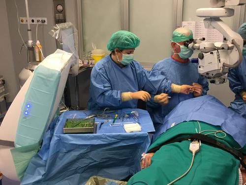 Система ламинарного потока для интравитреального введения - Operio Anti-VEGF - Normeditec - для операционного зала / мобильная / горизонтальная
