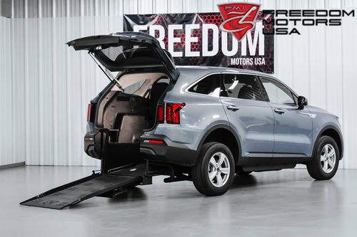 Транспортное средство для инвалидов SUV - 28214 - Freedom Motors USA - задний вход