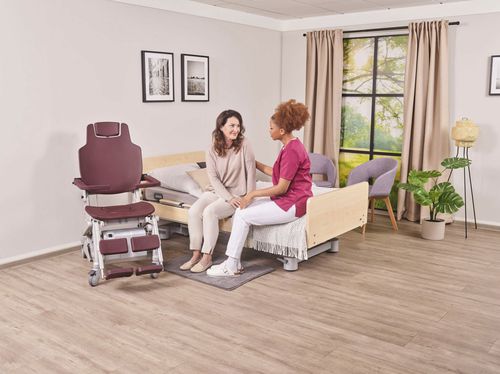 Стул для душа с подлокотниками - JAMES - BEKA Hospitec - на колесиках / с опорой для ступней / со спинкой