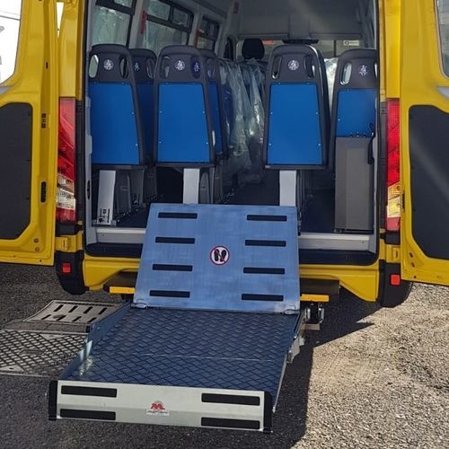 Подъемная платформа для инвалидного кресла - SCM series - Mariani Lift System - установленная на транспортном средстве
