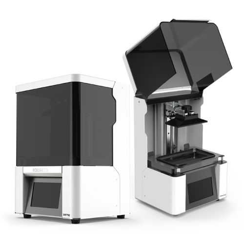 Стоматологический 3D-принтер - DENTIQ  - Ackuretta Technologies LLC - на кресле