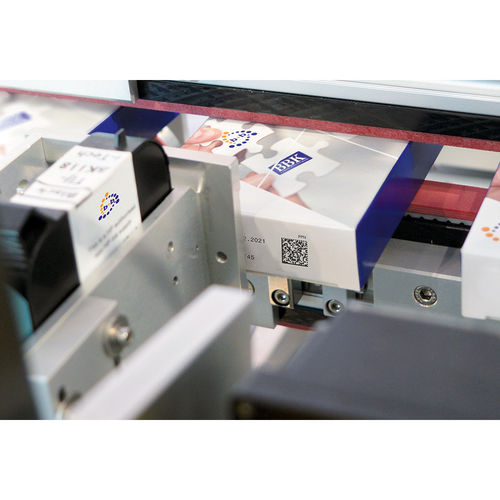 Этикетировочная машина для картона - HSS  - b+b Automations- und Steuerungstechnik GmbH - автоматическая / полуавтоматическая / с ручным приводом