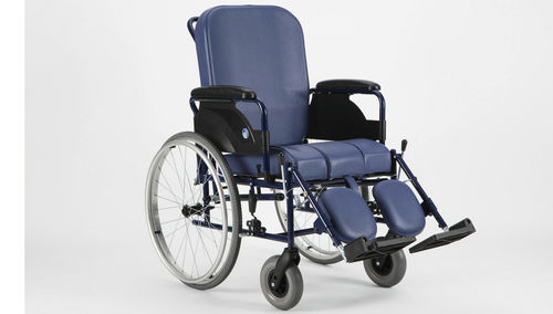 Стул для туалета с подлокотниками - 9300 - Vermeiren Medical Equipment - с опорой для ступней