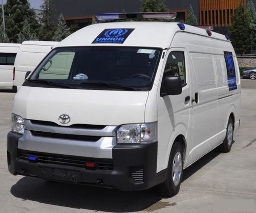 Машина скорой помощи фургон - Toyota Hiace  - eos ambulance - с 4 носилками / с кислородной терапией / на бензине