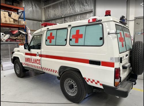 Машина скорой помощи для интенсивной терапии - Toyota Land Cruiser LC78 V6 - ICU AUTOMOTIVE IMPORT EXPORT AND CONSULTING. - с отсеком / тип А / тип В