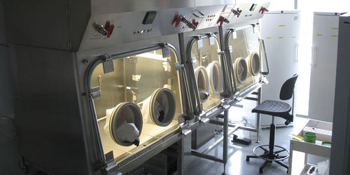 Стерильный изолятор - ART GmbH Anlagenbau Reinraum Technik - для фармацевтических лабораторий / класс ISO 5 / для экологически чистой продукции
