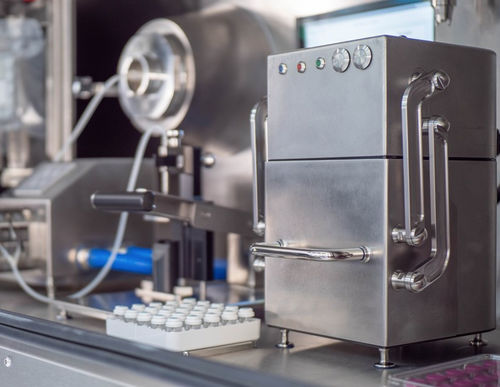 Наполнительная машина непрерывного действия - Crystal® PURE M1 - Aseptic Technologies - для жидкостей / для флакона / для фармацевтической промышленности