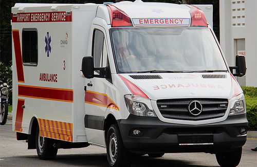 Машина скорой помощи с отсеком - Mercedes-Benz Sprinter - Dlouhy