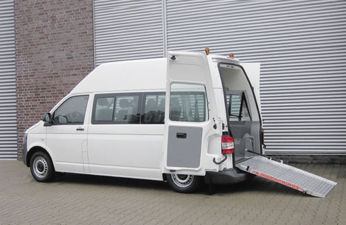 Транспортное средство для инвалидов фургон - Volkswagen Transporter T6 - Dlouhy - задний вход