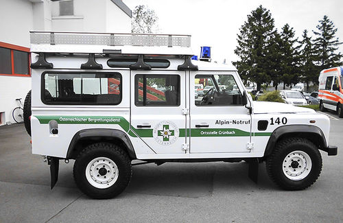 Спасательная машина скорой помощи - Land Rover Defender - Dlouhy