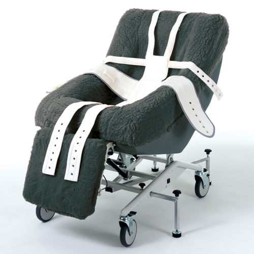 Наклонное кресло для отдыха - V102-4100 - Horcher Medical Systems - с ручным управлением / на роликах / с опорой для голеней