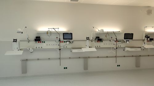 Настенная панель для внутренних коммуникаций - IV 1054 - modul technik - горизонтальная / для отделения интенсивной терапии / персонализированная