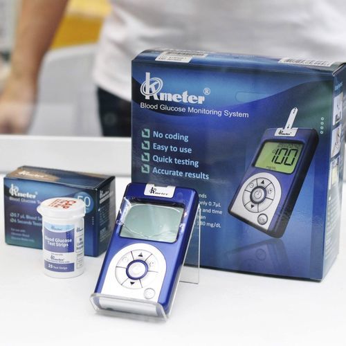 Автоматический глюкометр - OK-1 - OK Biotech  - для больниц / без кода / с автопрокалывателем