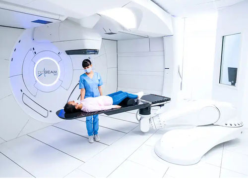 Циклотрон для протонной терапии с роботизированным координатным столом - ProBeam 360° - Varian Oncology - со встроенным рентгеновским сканером