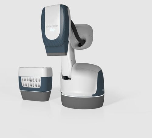 Линейный ускоритель стереотаксическая радиохирургия - CyberKnife® - Accuray - с роботизированным координатным столом / с многоосевым роботизированным манипулятором