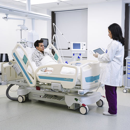 Кровать для больниц - Z7z - Jiangsu Saikang Medical Equipment - электрическая / с регулируемой высотой / на роликах