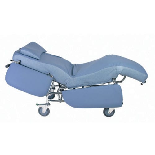 Наклонное кресло для отдыха - DELUXE - Axis Medical and Rehabilitation - раскладное / с ручным управлением / с опорой для голеней
