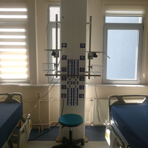 Вертикальная панель для внутренних коммуникаций - SINAN - Koncare medical Technologie - модульная / для отделения интенсивной терапии / с освещением