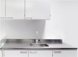 Рабочая поверхность с кухонной раковиной - LABORIAL SOLUÇÕES PARA LABORATÓRIO, S.A. - модульная