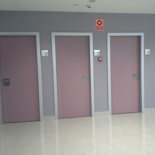 Дверь для учреждений здравоохранения - SOLECO DOORS - створчатая / из алюминия